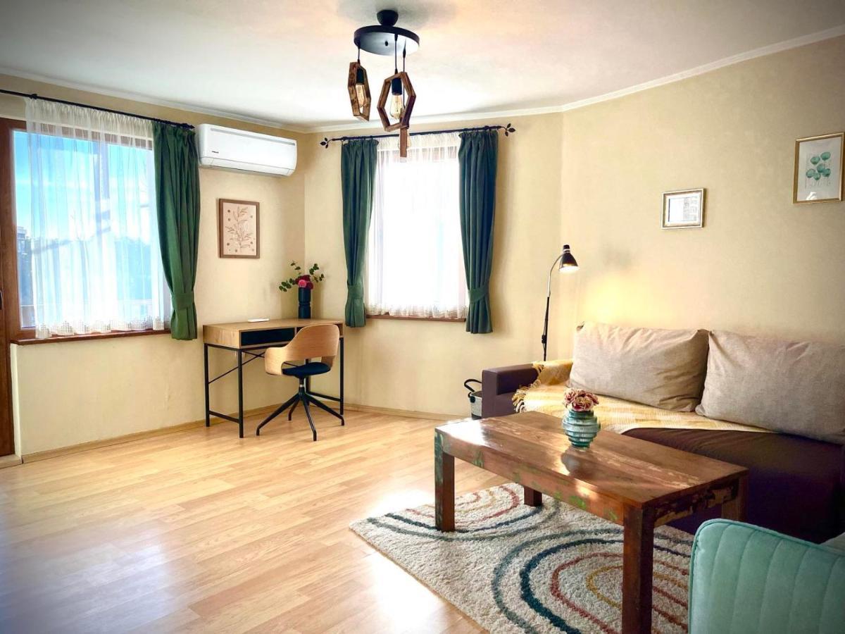 The Green Guest House Of Veliko Tarnovo-Amazing View, Top Location Екстер'єр фото