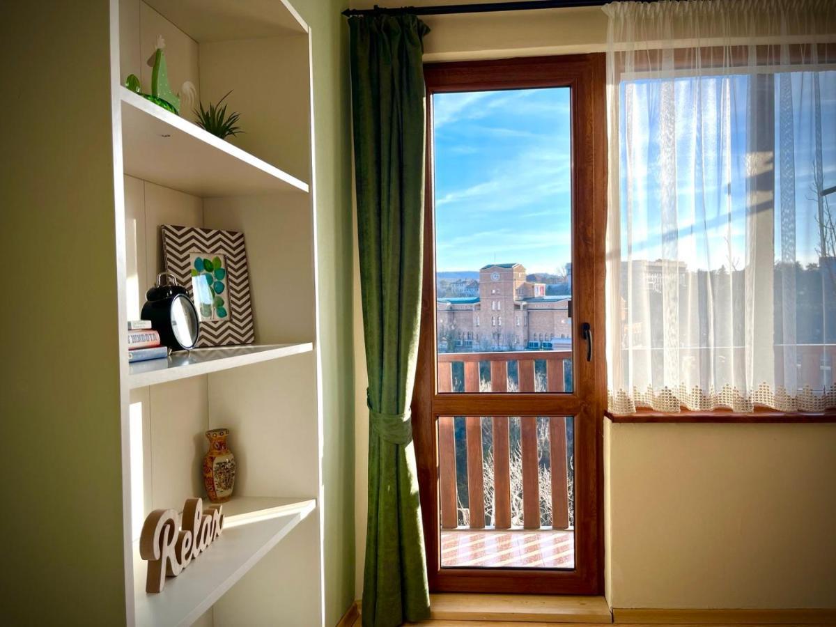 The Green Guest House Of Veliko Tarnovo-Amazing View, Top Location Екстер'єр фото