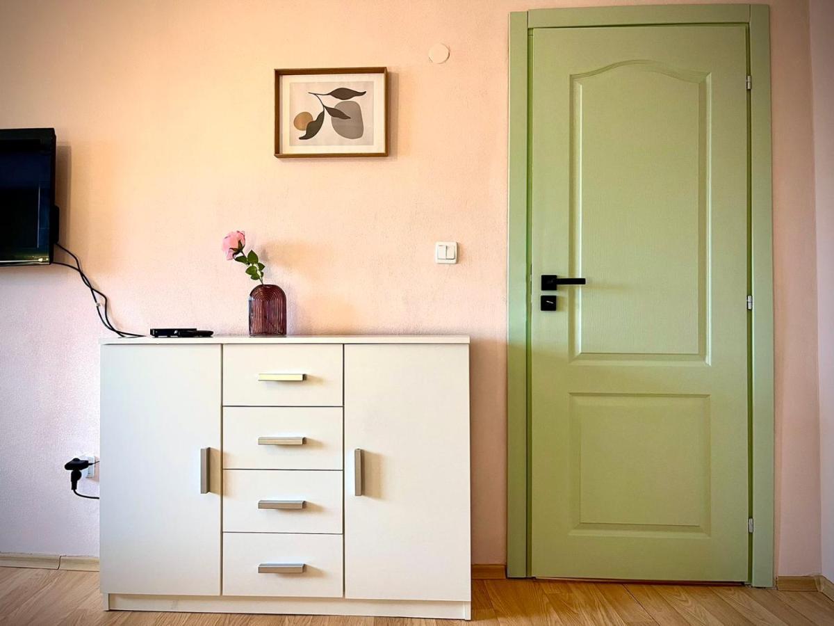 The Green Guest House Of Veliko Tarnovo-Amazing View, Top Location Екстер'єр фото