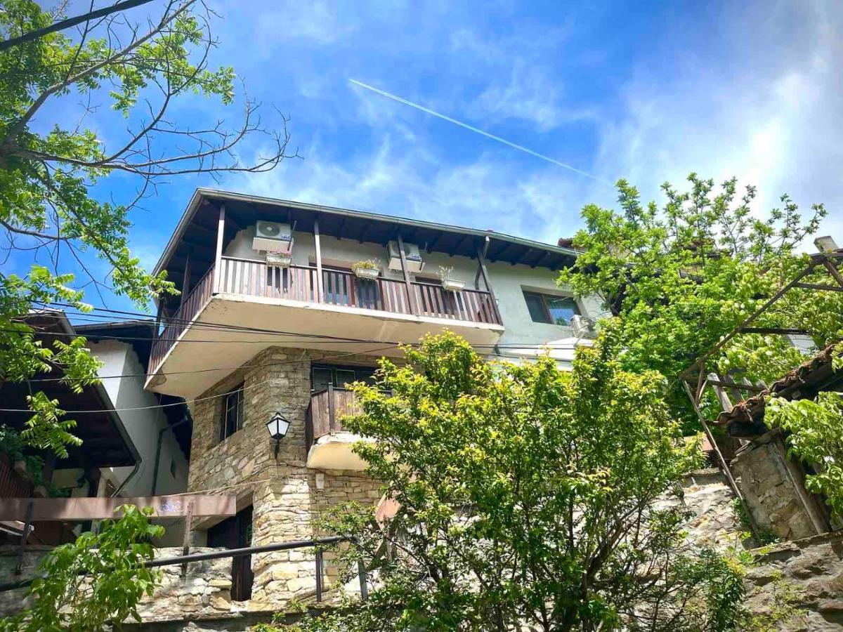 The Green Guest House Of Veliko Tarnovo-Amazing View, Top Location Екстер'єр фото