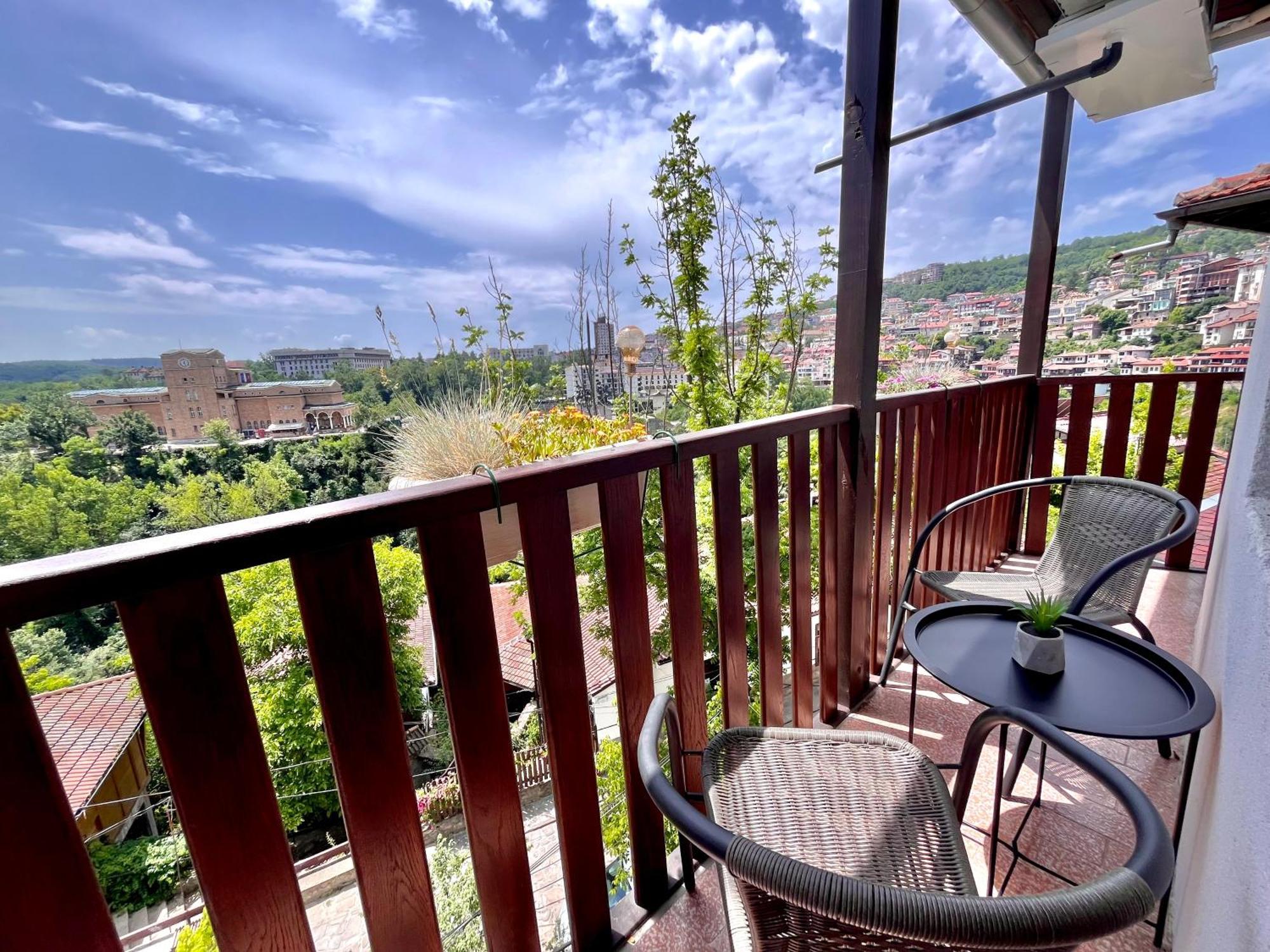 The Green Guest House Of Veliko Tarnovo-Amazing View, Top Location Екстер'єр фото